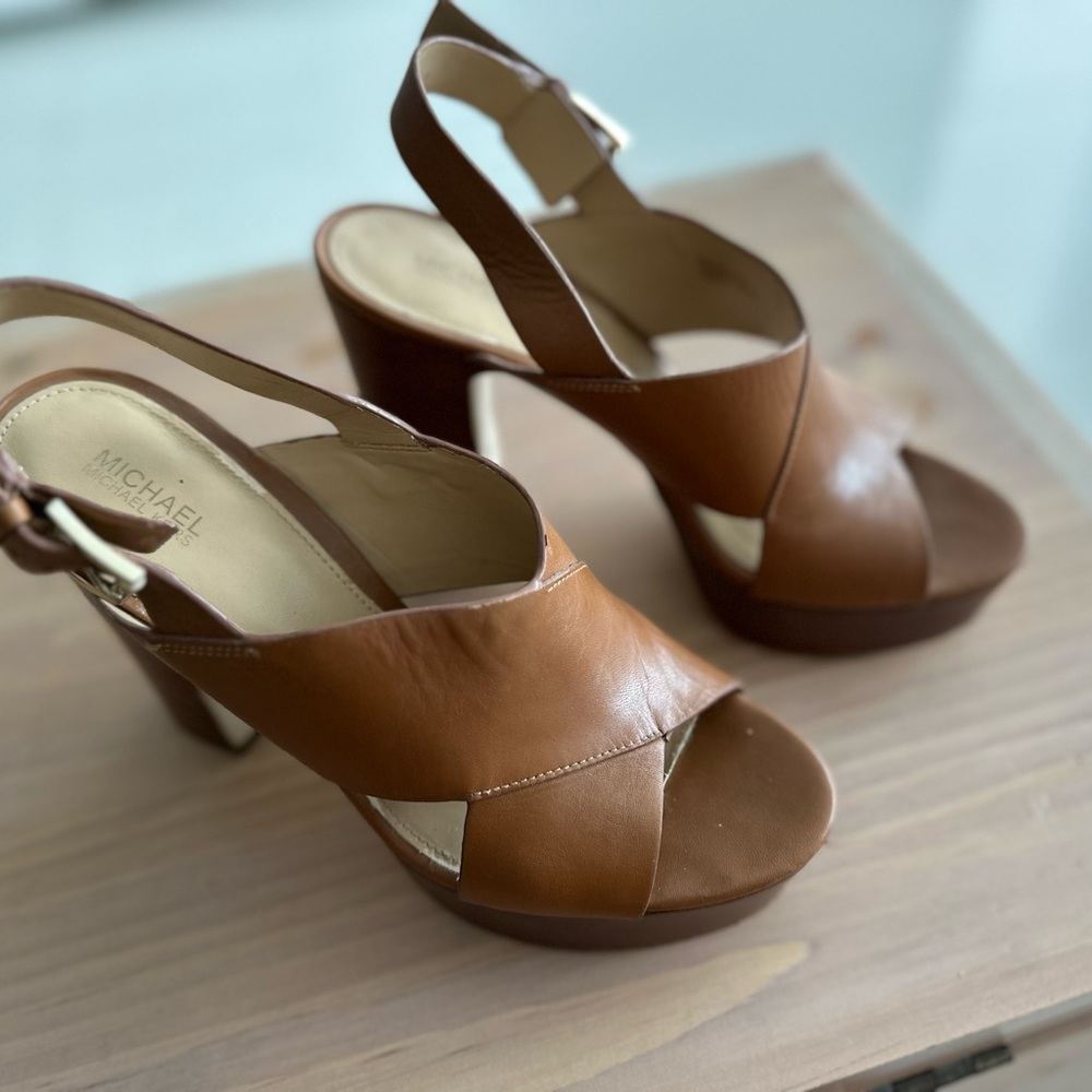 Michael Kors 8.5 M Saddle color